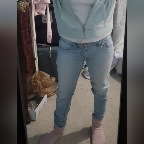Miss Me The Softest Signature Skinny Light blue jeans. Size 26 Like new - Picture 5 of 10